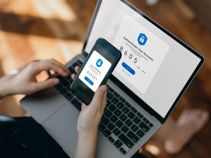 Bănci în România care oferă card inclus la deschiderea unui cont online