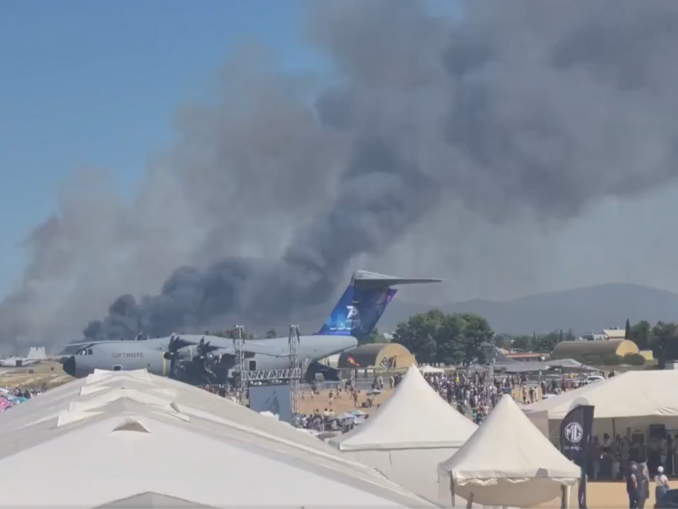UPDATE VIDEO Tragedie la un spectacol aviatic din Grecia. Un avion al Forțelor Aeriene Elene s-a prăbușit. Piloții au murit