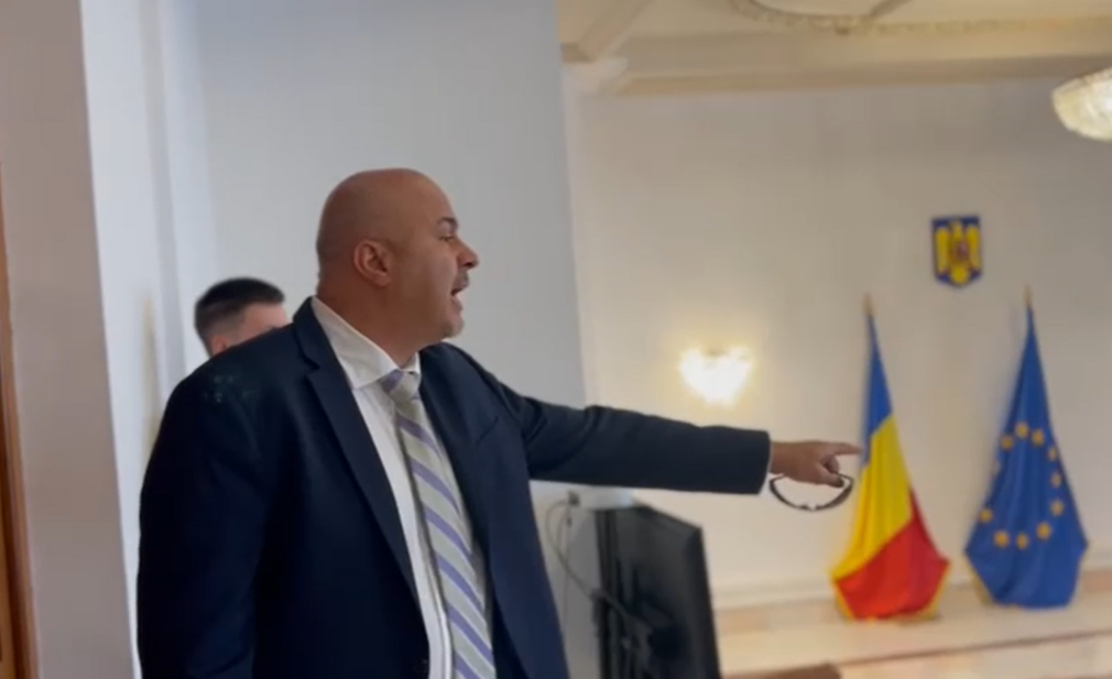 VIDEO „Sunteți slugile serviciilor. Pauliuc a terminat Academia SRI, de asta nu a mișcat nimic”. Scandal în Senat pe legea pentru limitarea mandatelor șefilor de servicii