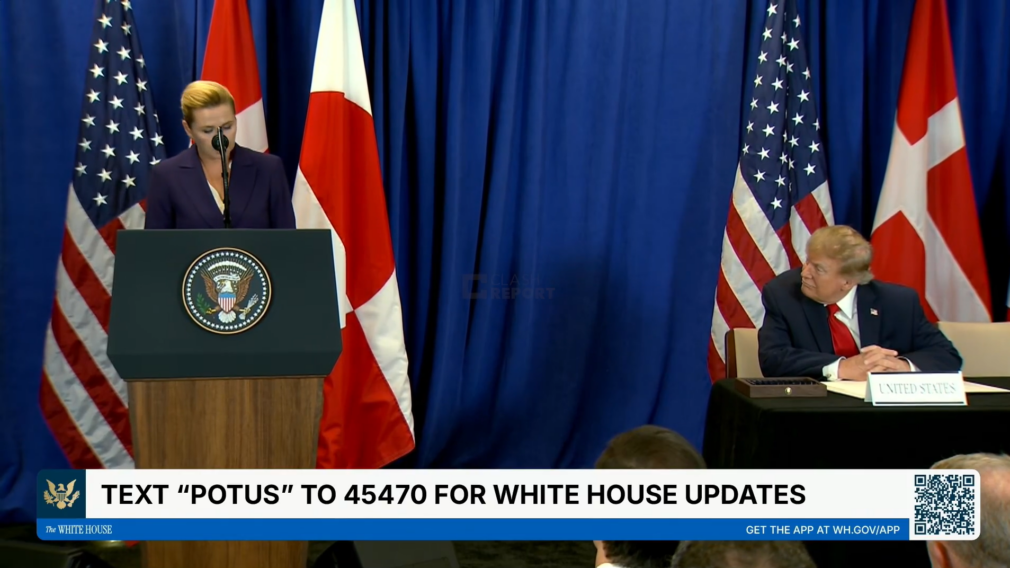 VIDEO Donald Trump, ironizat înaintea semnării acordului privind Groenlanda