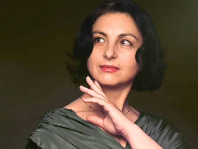 Dosarul Vocea Umană: Spectacolul care deschide dosarele intime ale României