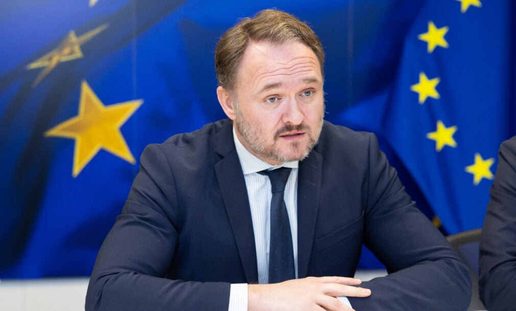 Miniștrii Energiei din UE caută soluții pentru criză. Temeri privind motorina din SUA