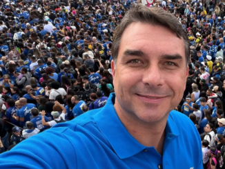 Flavio Bolsonaro, anchetat pentru corupție înaintea alegerilor din Brazilia. Este la egalitate în sondaje cu Lula da Silva
