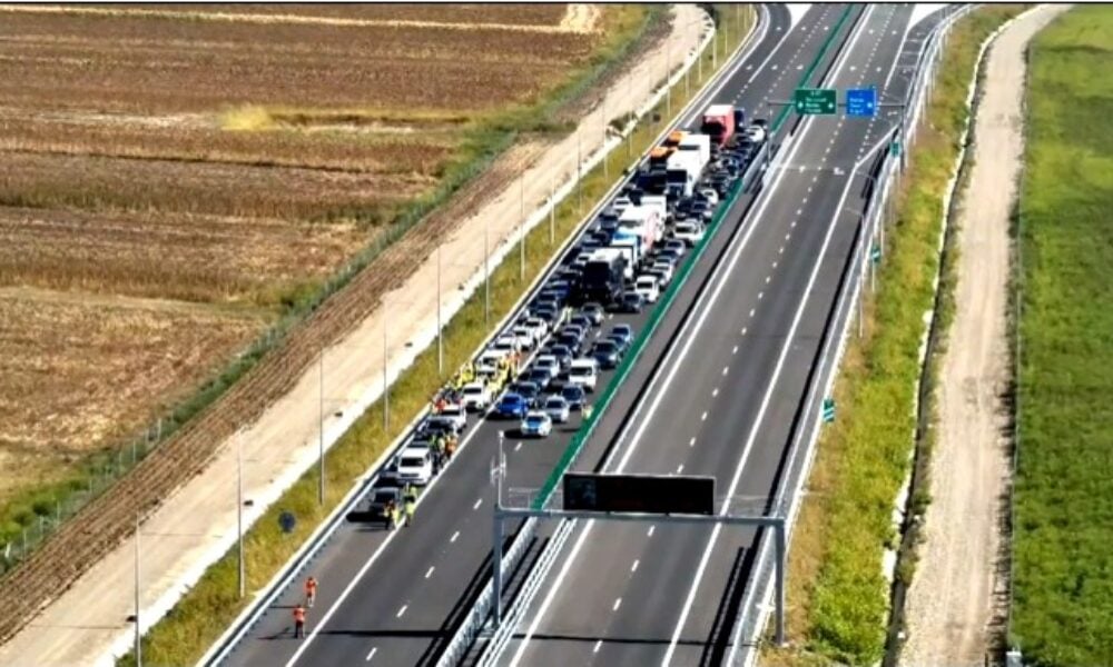 VIDEO Sistemul de iluminat de pe Autostrada Sibiu-Pitești, în teste. Ce se întâmplă pe tronsonul care include primul tunel de autostradă din România