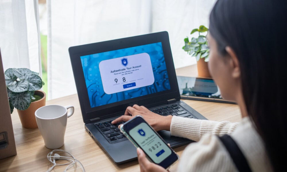  Ce bănci permit urmărirea online a dosarului de credit ipotecar?