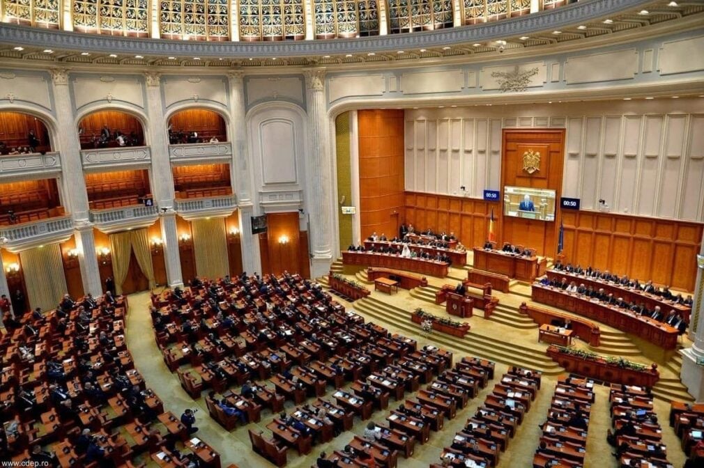 Topul chiulangiilor din Parlament. Cine sunt deputații cu absențe și ce sancțiuni riscă