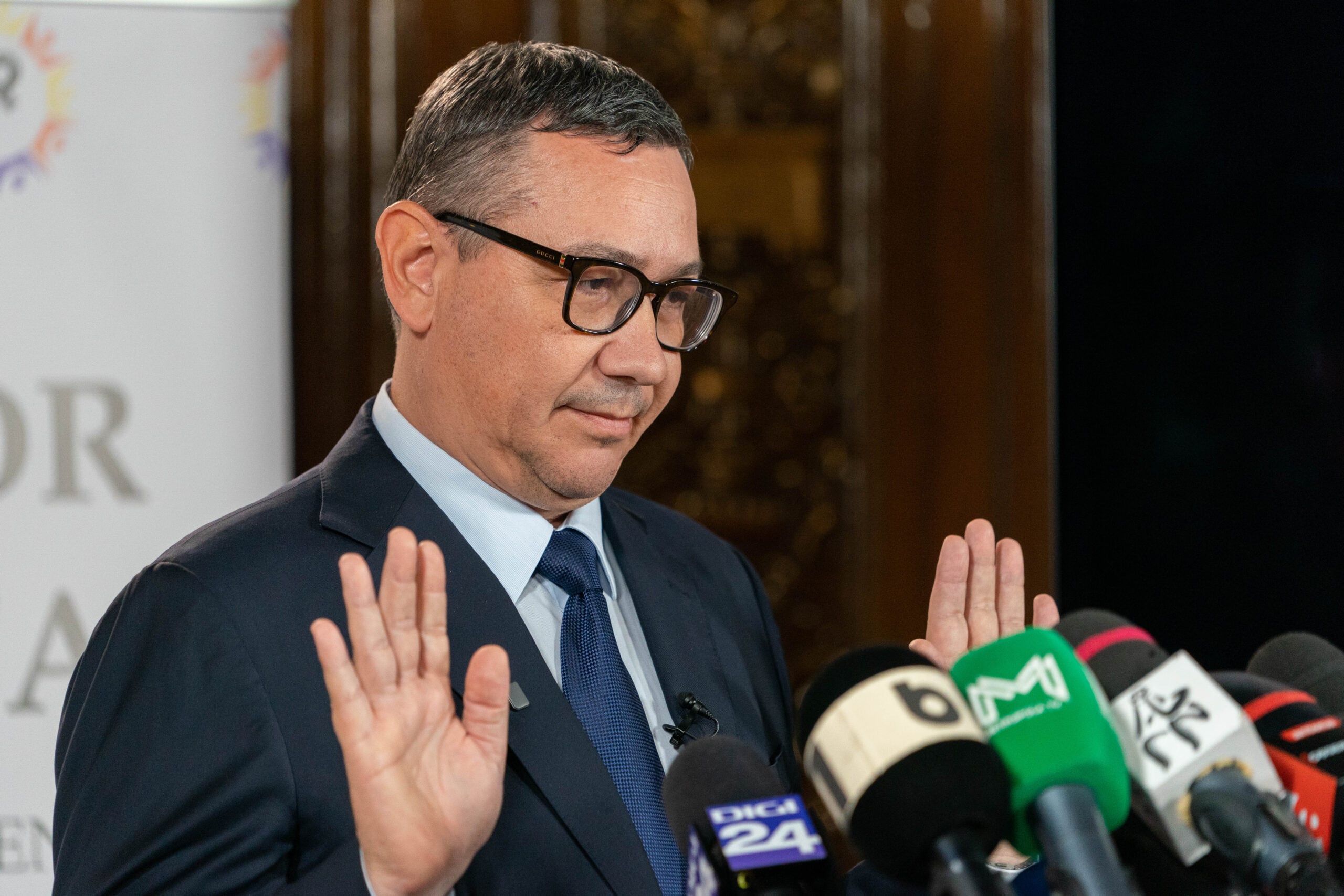 De la Gabriel Oprea la Victor Ponta, de la UNPR la UPR: cum funcționează „partidele balama” și cine se poate folosi de ele