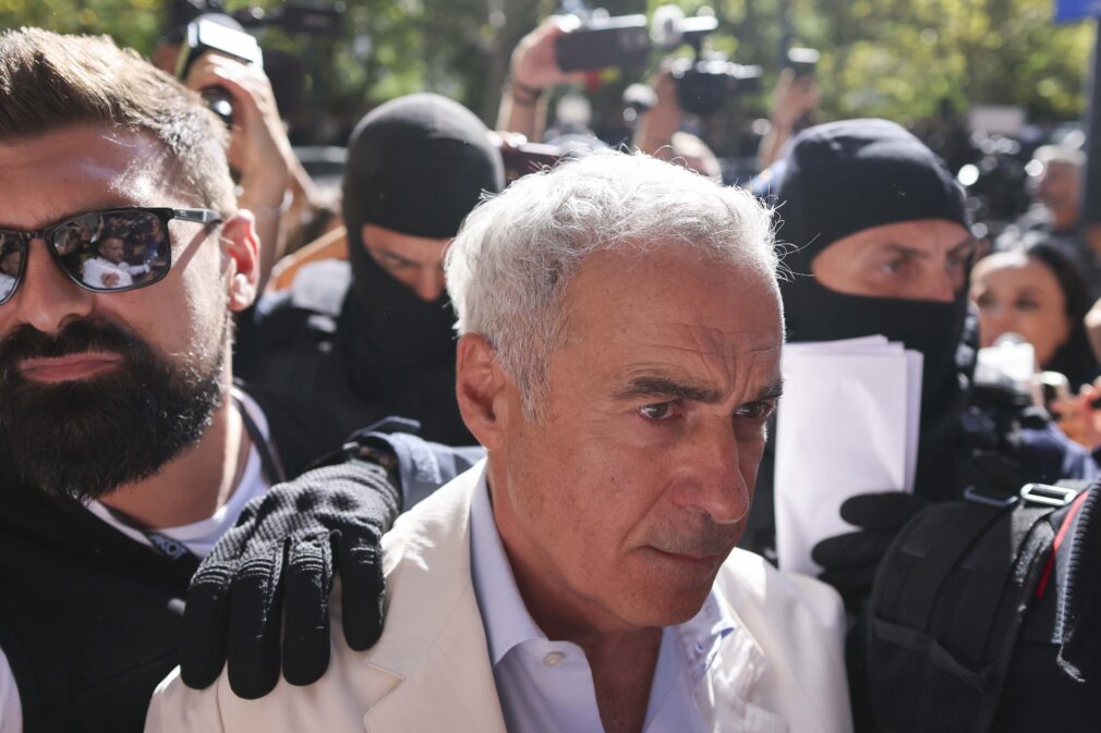 Anchetă extinsă în cazul Călin Georgescu. Anchetatorii analizează dispozitivele informatice și circuitul fondurilor