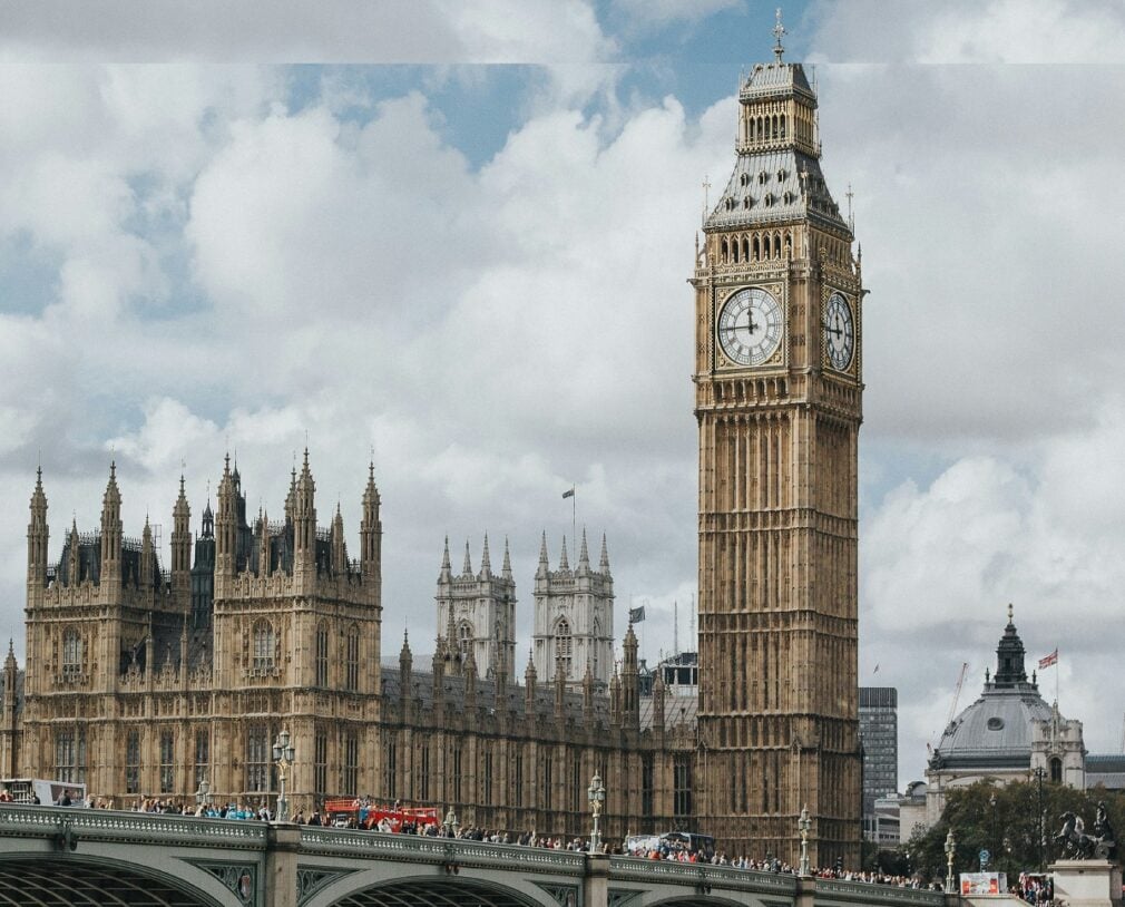 Marea Britanie, presată de Uniunea Europeană să crească tarifele vamale pentru mașinile din China