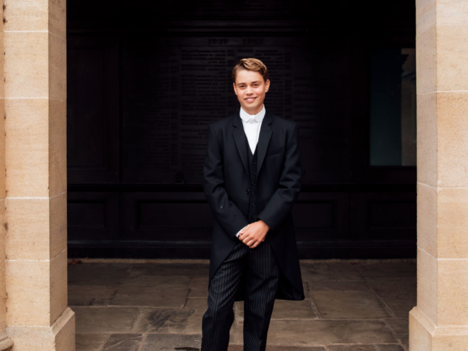 VIDEO Prințul George, în prima zi la Eton. Primele imagini de la prestigioasa școală britanică