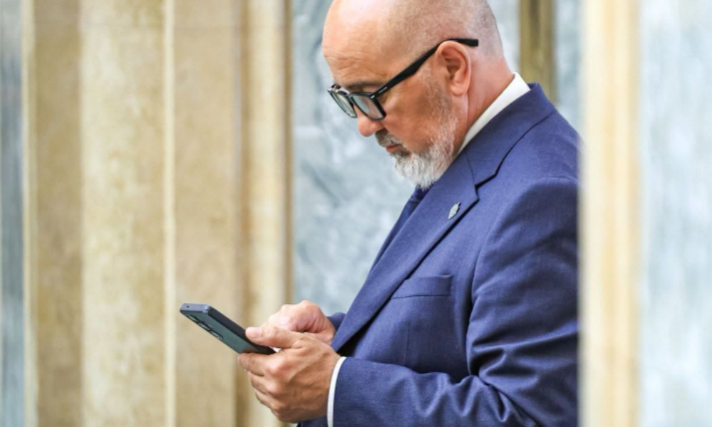 Un senator a plecat din USR. Partidul îl acuză că-și pregătește trecerea la suveranism