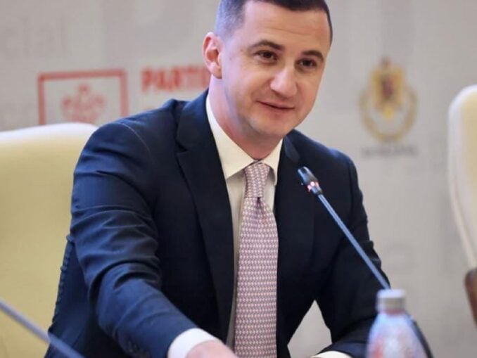 Alfred Simonis, atac dur la adresa lui Dominic Fritz