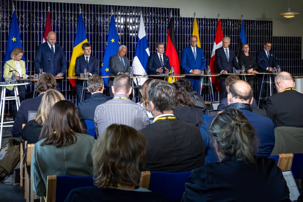 Macron are o masculinitate toxică, iar Merz fură bani de la ucraineni. Ce falsuri scrie despre UE Matrioșka, rețeaua de trolli și boți de la Kremlin?