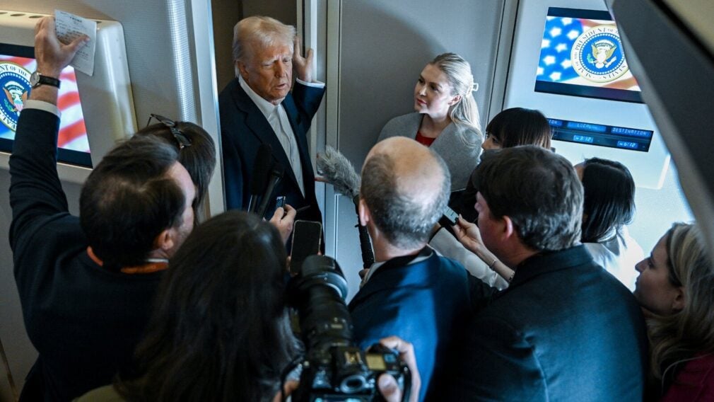 Casa Albă interzice accesul jurnaliștilor CNN la bordul Air Force One în timpul deplasării lui Donald Trump