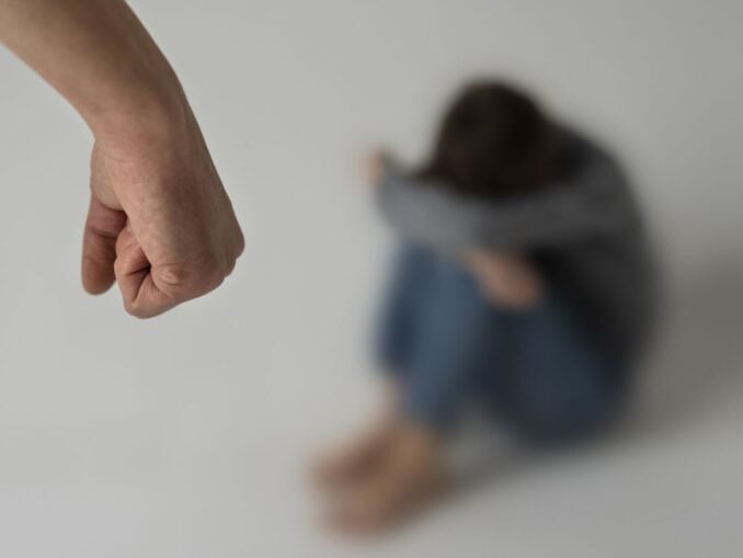 ÎCCJ clarifică o situație sensibilă privind ordinele de protecție. Ce poate cere victima