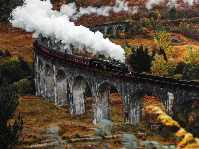 Trenul spre Hogwarts trage pe dreapta. Celebra rută din „Harry Potter”, închisă – VIDEO