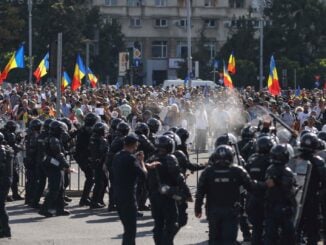 UPDATE Fermierii îl amenință pe Bolojan că vor bloca drumurile din țară: Plecăm spre Valea Oltului şi Comarnic-Braşov / Nicușor Dan îi cheamă la Cotroceni