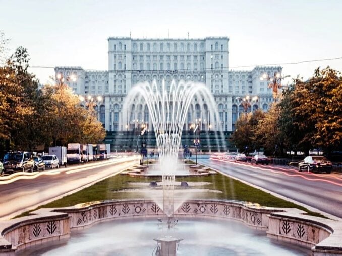 Pentru un weekend aniversar, Bucureștiul, între fast și literatură. O plimbare prin orașul pe care credem că îl cunoaștem