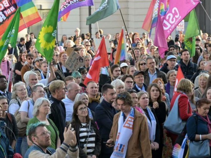 Proteste masive anti-AfD în Germania după victoria istorică a extremei drepte în Saxonia-Anhalt