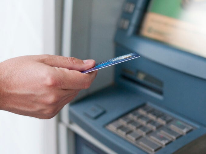 PIN-urile pe care nu ar trebui să le folosești la card. Sunt printre cele mai ușor de ghicit