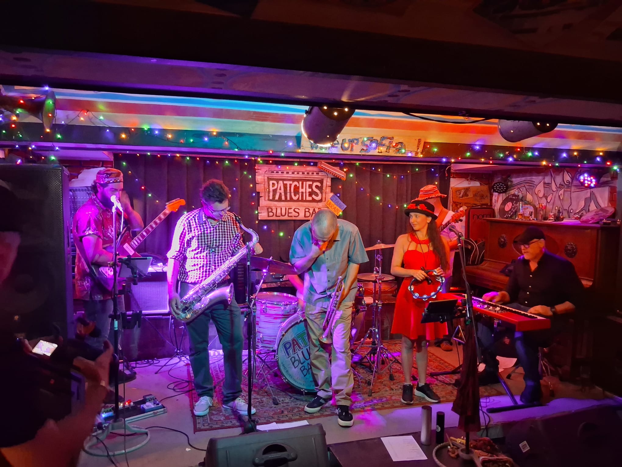 trupa în bar de blues la Sofia
