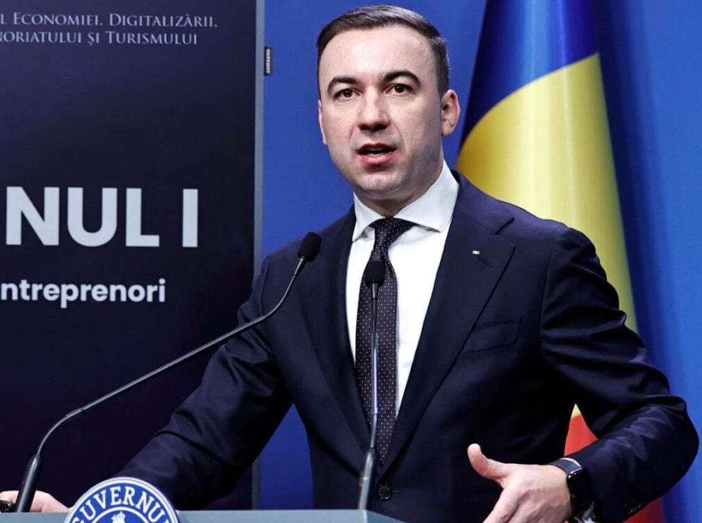 Bogdan Ivan propune restricții severe pentru minori la rețelele sociale, după ce o profesoară a fost înjunghiată de un elev la o școală din Bistrița