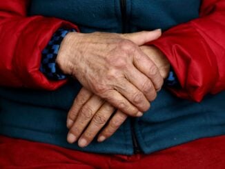 Cât timp apucă să „mănânce” pensie un român, în medie? Femeile trăiesc mai mult decât bărbații