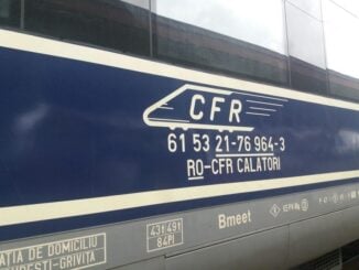 Tren de la CFR plin de călători, blocat pe podul Giurgiu–Ruse