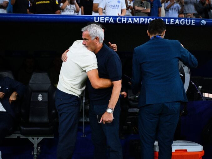 Revedere emoționantă pe Bernabeu. Ce i-a transmis Jose Mourinho lui Cristi Chivu după confruntarea din Champions League