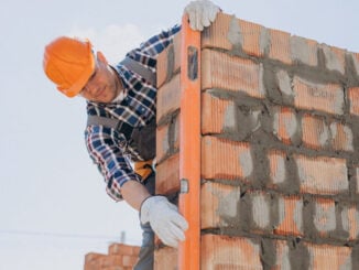 Intrarea în legalitate a unei construcții: pași, documente și rolul autorizației de regularizare