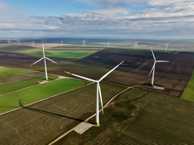 România pregătește o premieră. Cele mai mari turbine eoliene instalate vreodată în țară vor ajunge în Constanța