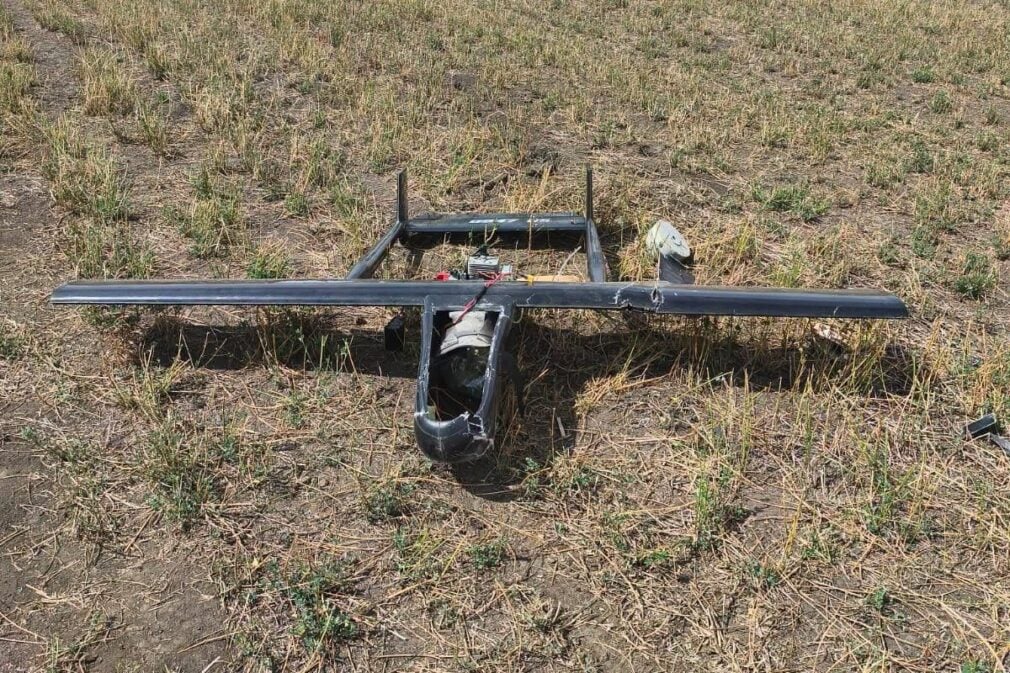 VIDEO Dronă descoperită pe un câmp din Vaslui. Trupele antitero, la fața locului