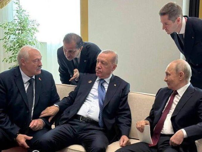 Turcia, stat membru NATO, vrea să facă parte din blocul de securitate controlat de Rusia și China