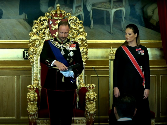 Schimbare de eră la Oslo. Noul rege Haakon al VIII-lea jură credință Constituției după moartea regelui Harald