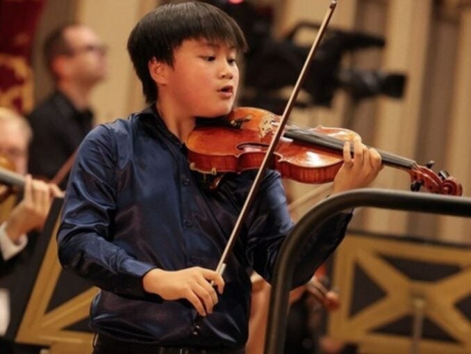 Jayden King este cel mai tânăr violonist care a câștigat Concursul Internațional George Enescu. De la câți ani cântă
