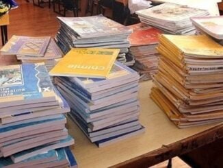 Ministerul Educației a finalizat evaluarea și licitarea noilor manuale pentru liceu. Elevii vor avea acces la manuale digitale