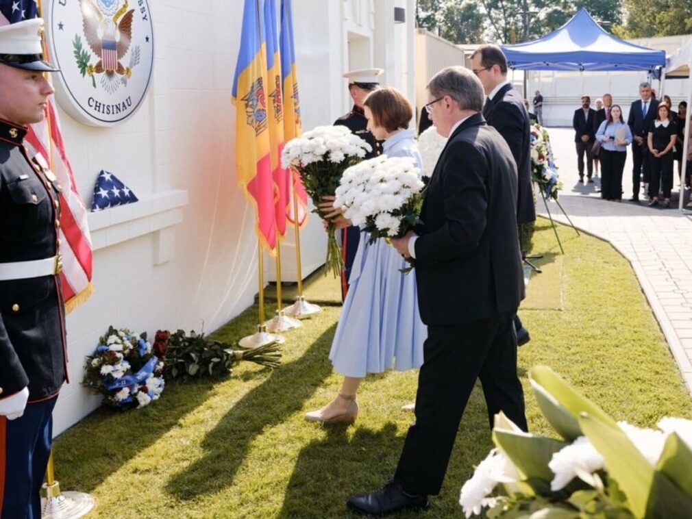 La 25 de ani de la 11 septembrie, SUA le mulțumește moldovenilor pentru sprijinul de după tragedie. Maia Sandu, la comemorarea victimelor