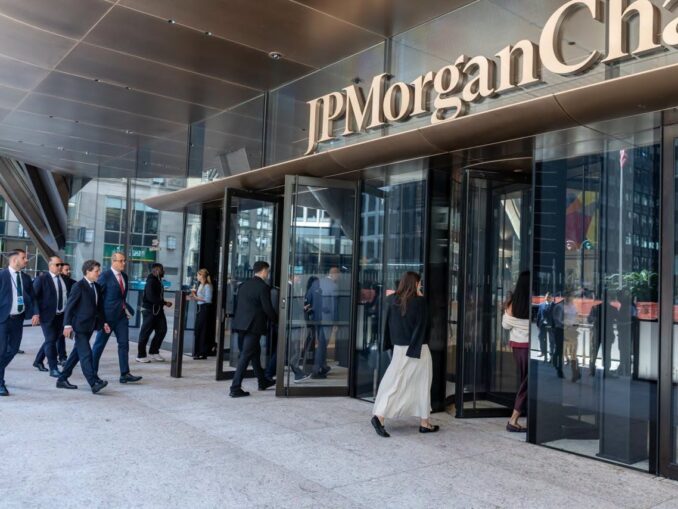 Nicușor Dan a discutat cu investitorii americani despre criza politică de la București. Ce au cerut investitorii