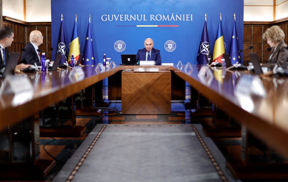 EXCLUSIV În plin interimat, Guvernul a modificat procedura de selecție a judecătorului român la CJUE. Cei doi judecători ÎCCJ din Comisie vor fi trași la sorți, nu desemnați. Reacția MJ și CSM pentru Cotidianul