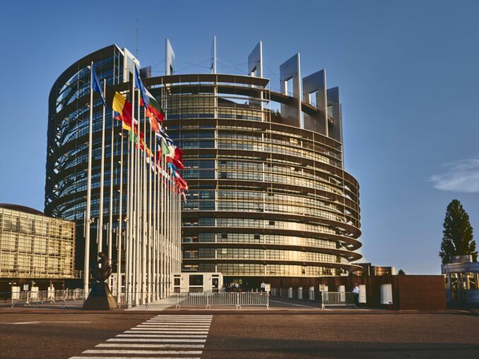 Raport: UE ar putea să nu fie pregătită să se apere singură până în 2030. Dependența de SUA rămâne ridicată