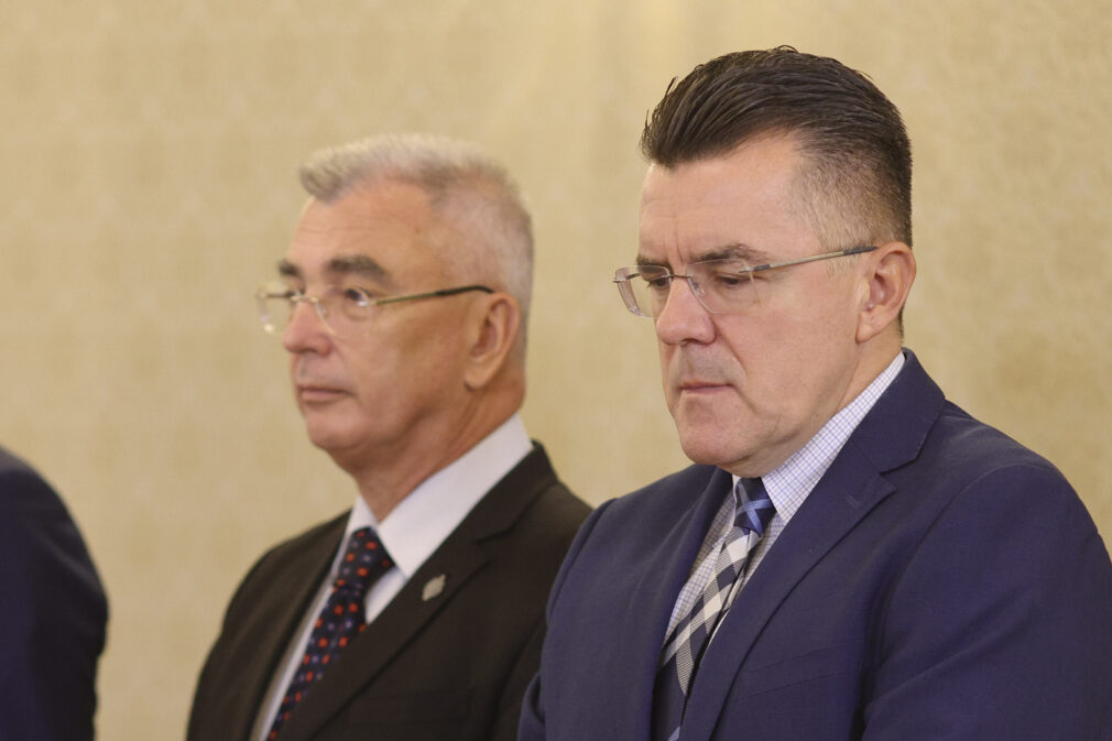 Dan Dungaciu spune despre voci precum Marius Lulea că „sunt expresia unor intervenții externe care apasă pe niște butoane ca să pună presiuni pe AUR”