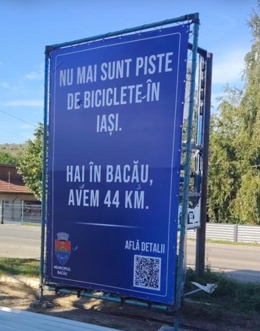 Chirica răspunde „atacului” cu bannere al lui Viziteu. Iașul și Bacăul, în plin „război al pistelor”