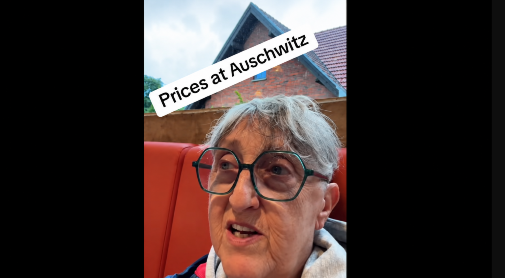 O turistă s-a dus în vizită la Auschwitz, dar s-a plâns de cafeaua de acolo