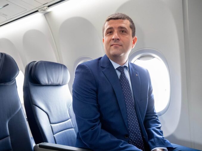 Radu Miruță uită iar de Mircea Lucescu în mesajul postat după primul zbor al noului avion Tarom
