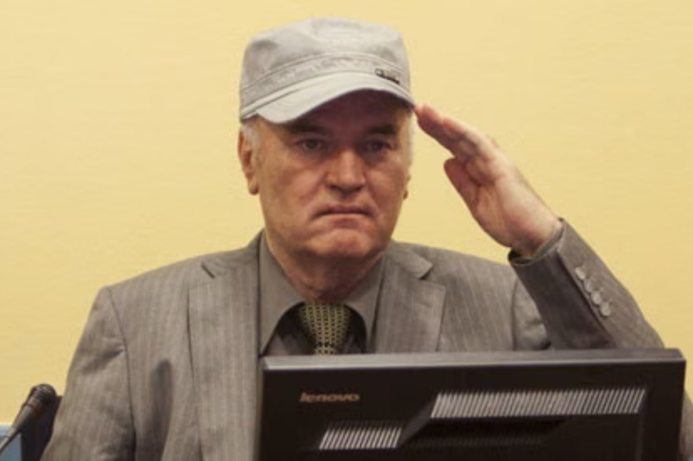 VIDEO Mii de oameni, la funeraliile lui Ratko Mladic