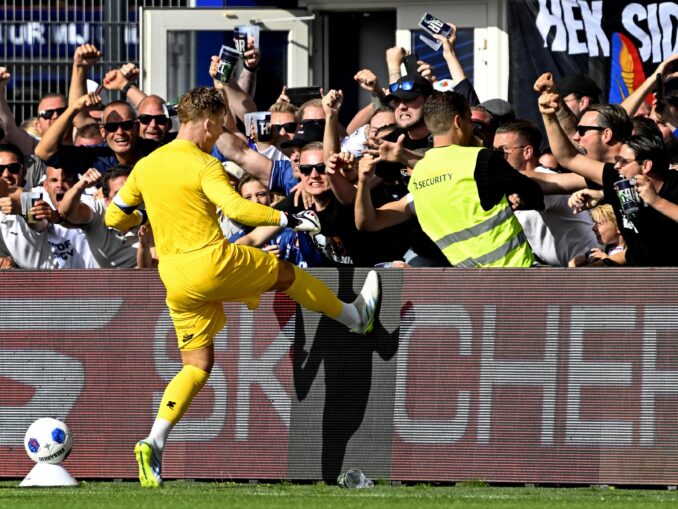 VIDEO Când portarul devine golgheter. Fiul lui Ronald Koeman înscrie o dublă din penalty în Olanda