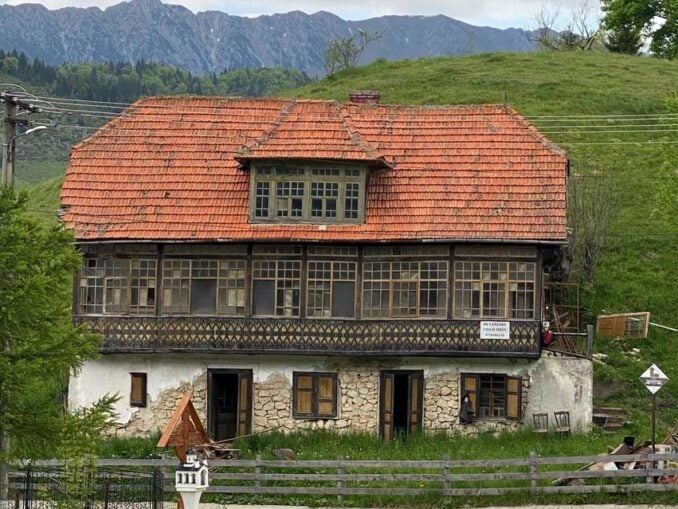 Șirnea renaște. Charlie Ottley restaurează centrul de vizitare al primului sat turistic din România și pregătește un proiect dedicat Regelui Charles al III-lea