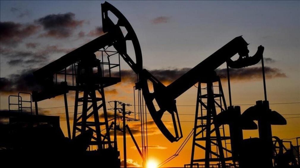 Petrolul scade sub 98 de dolari pe baril. Arabia Saudită pregătește repornirea conductei East-West