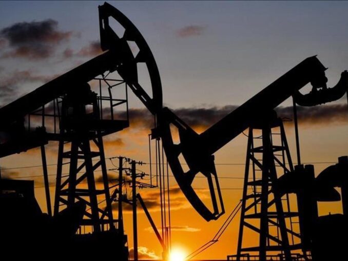 Petrolul scade sub 98 de dolari pe baril. Arabia Saudită pregătește repornirea conductei East-West