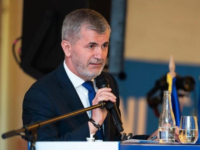 Șeful CJ Botoșani, Valeriu Iftime, chemat la DNA Iași în dosarul lui Fănel Bogos